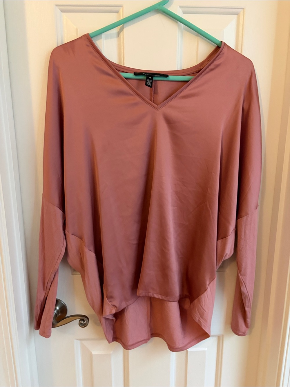 White House Black Market Dusty Rose V-Neck Flow Top